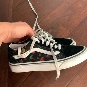 Girls vans size w5 excellent condition